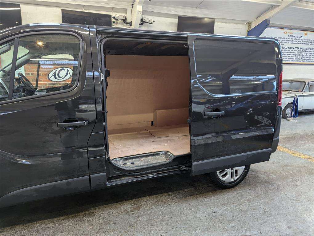 <p>2015 RENAULT TRAFIC SL27 **SOLD</p>