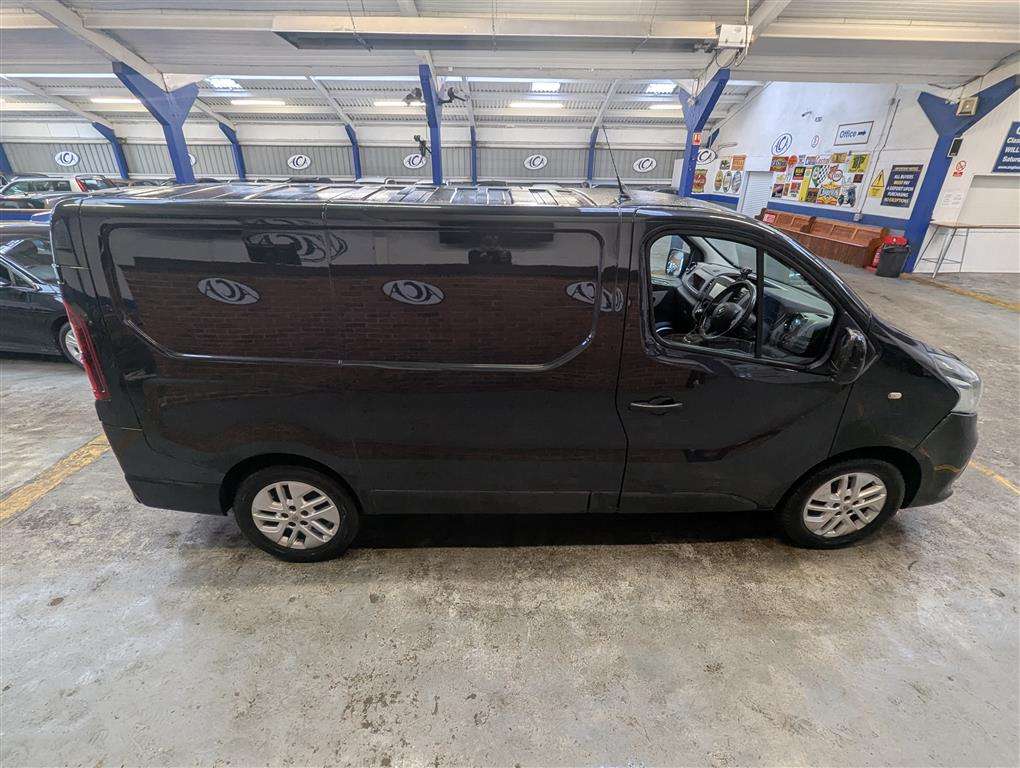 <p>2015 RENAULT TRAFIC SL27 **SOLD</p>