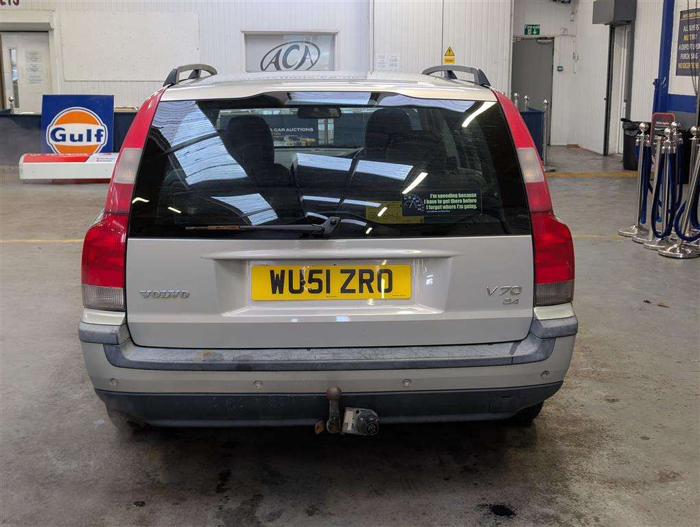<p>2001 VOLVO V70 **SOLD</p>