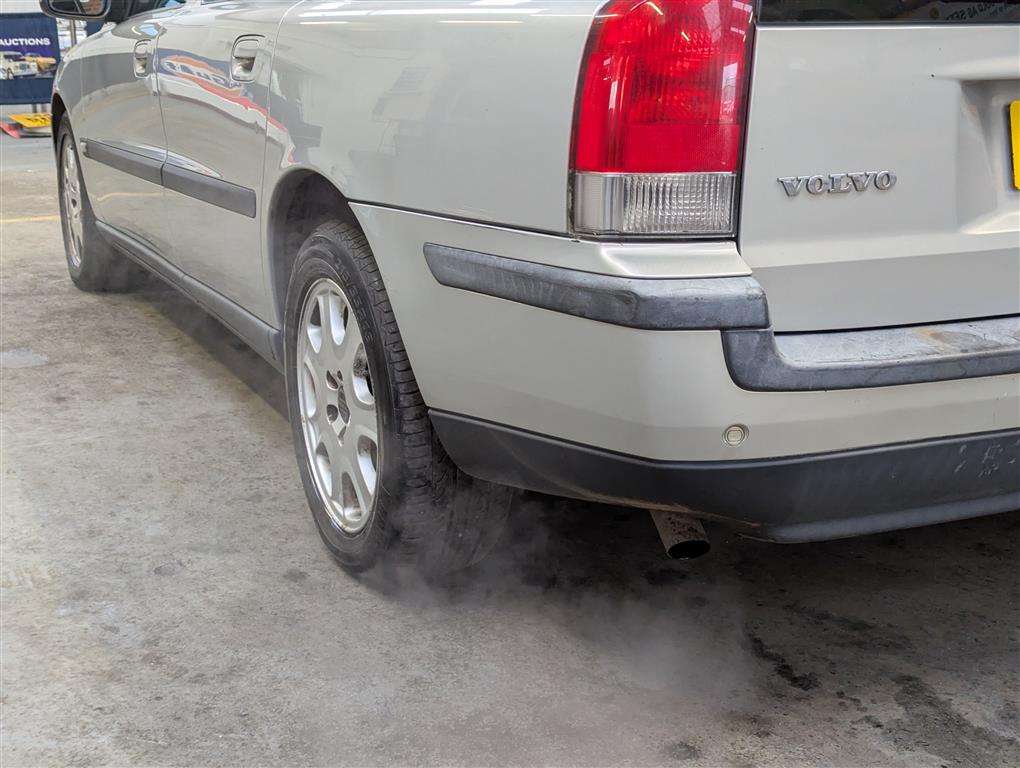<p>2001 VOLVO V70 **SOLD</p>