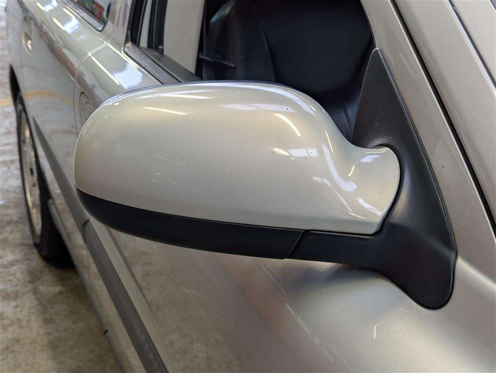 <p>2001 VOLVO V70 **SOLD</p>