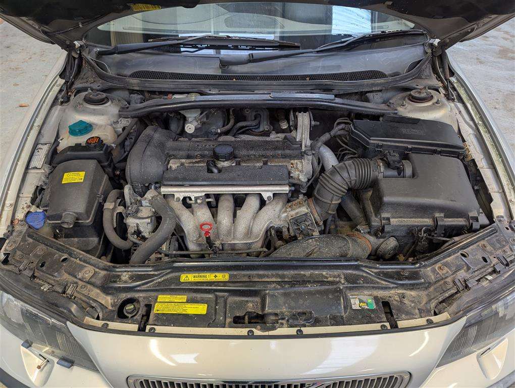 <p>2001 VOLVO V70 **SOLD</p>