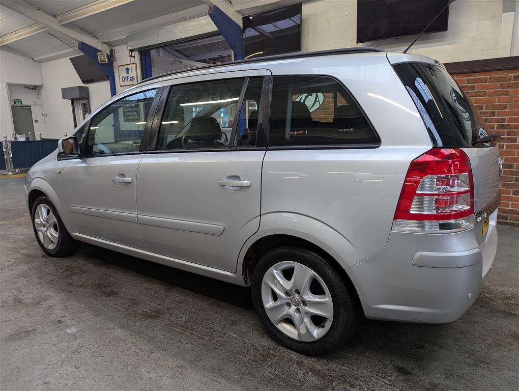 <p>2013 VAUXHALL ZAFIRA **SOLD</p>