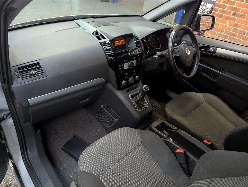 <p>2013 VAUXHALL ZAFIRA **SOLD</p>