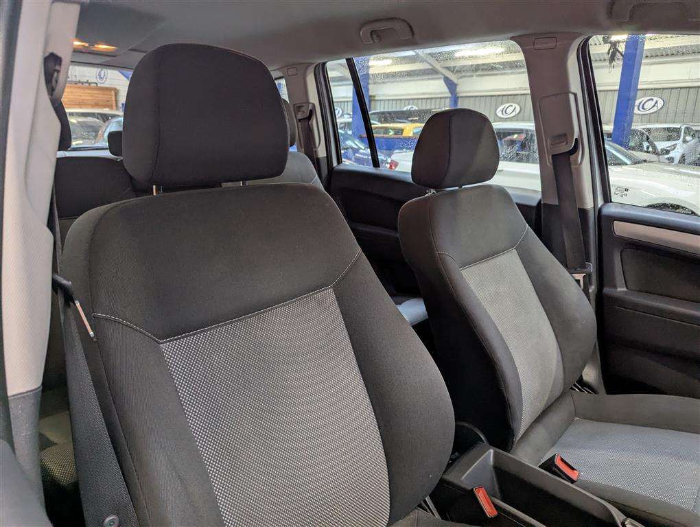 <p>2013 VAUXHALL ZAFIRA **SOLD</p>