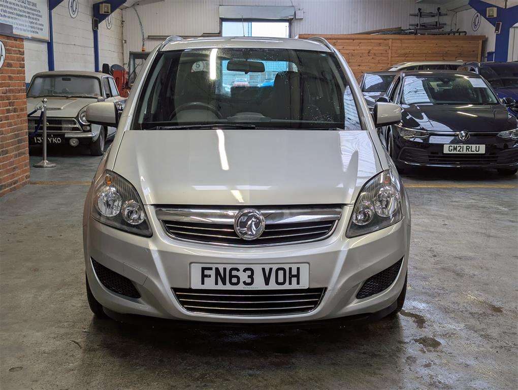 <p>2013 VAUXHALL ZAFIRA **SOLD</p>