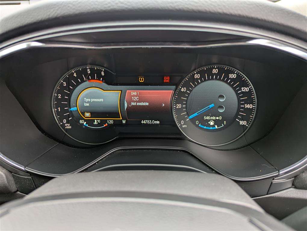 <p>2015 FORD MONDEO TITANIUM ECONETIC</p>