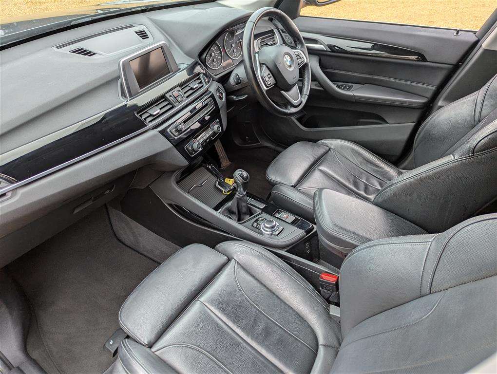 <p>2015 BMW X1 SDRIVE18D XLINE</p>