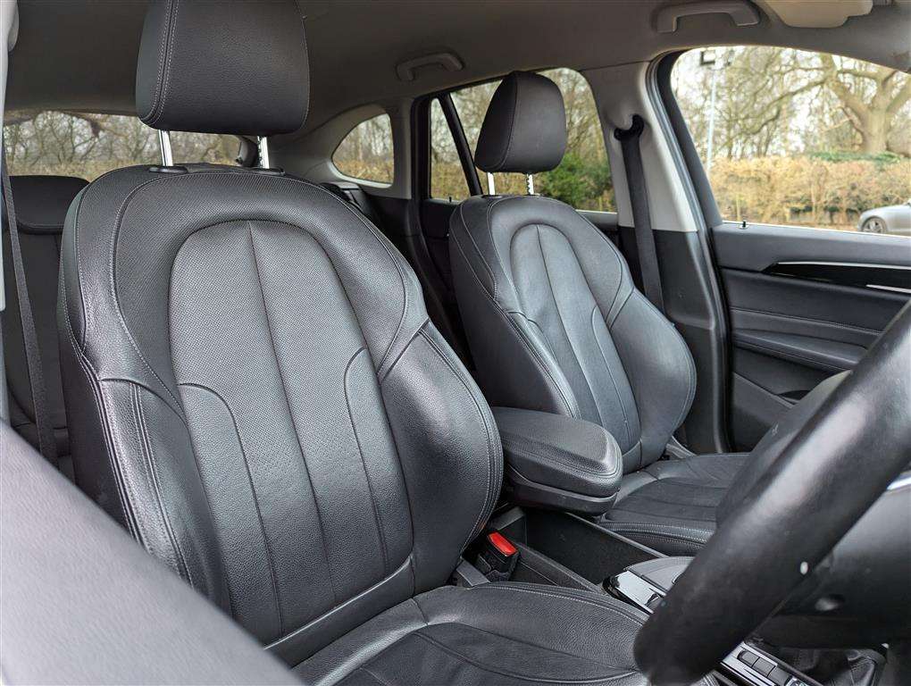 <p>2015 BMW X1 SDRIVE18D XLINE</p>