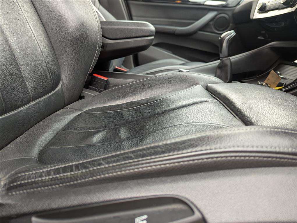 <p>2015 BMW X1 SDRIVE18D XLINE</p>