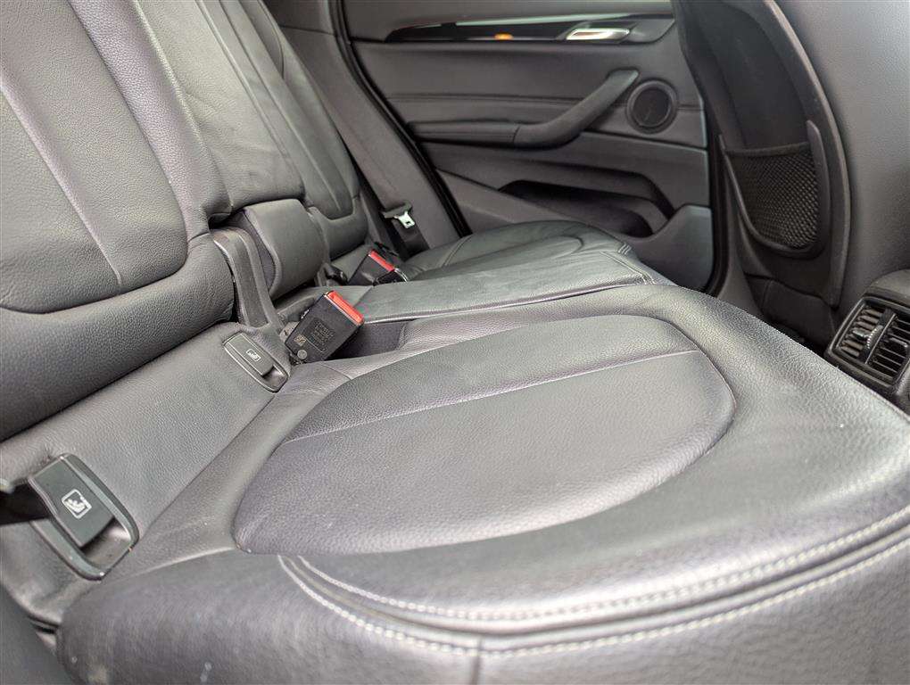 <p>2015 BMW X1 SDRIVE18D XLINE</p>