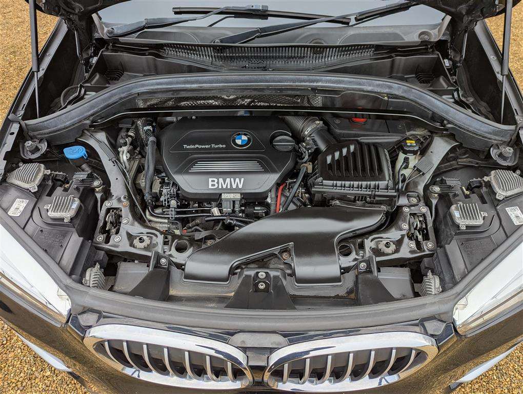 <p>2015 BMW X1 SDRIVE18D XLINE</p>