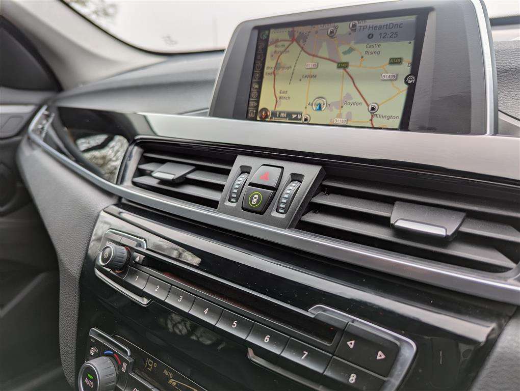 <p>2015 BMW X1 SDRIVE18D XLINE</p>