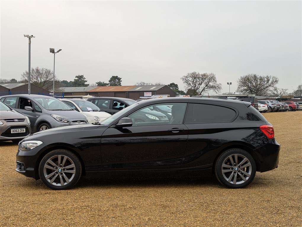 <p>2015 BMW 118I SPORT</p>