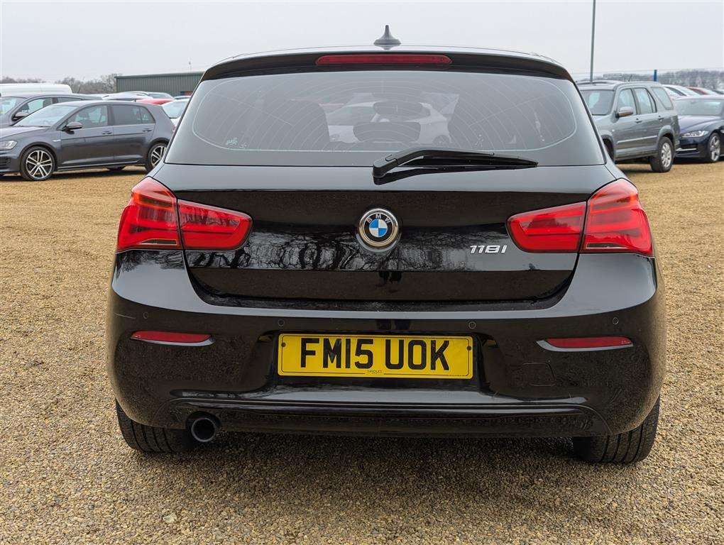 <p>2015 BMW 118I SPORT</p>