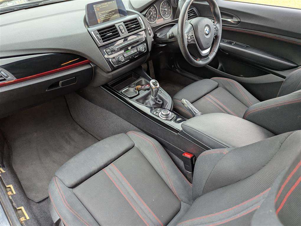 <p>2015 BMW 118I SPORT</p>