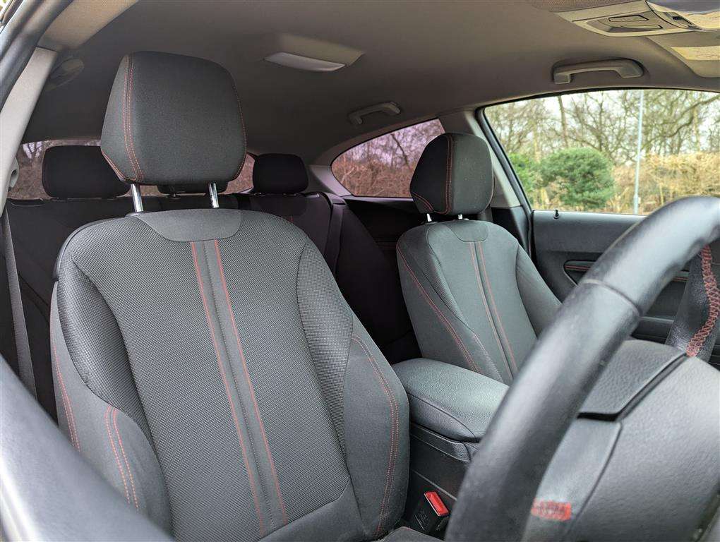 <p>2015 BMW 118I SPORT</p>