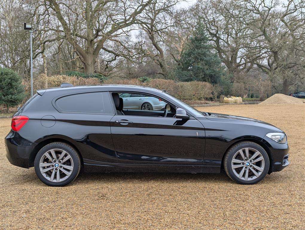 <p>2015 BMW 118I SPORT</p>