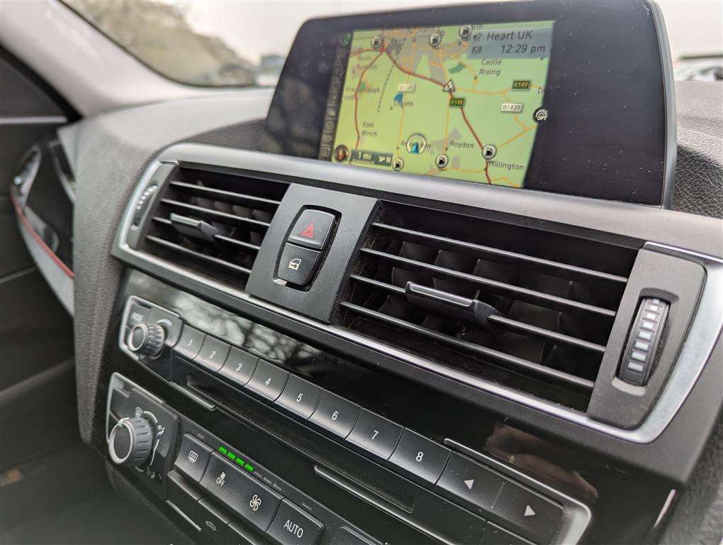 <p>2015 BMW 118I SPORT</p>