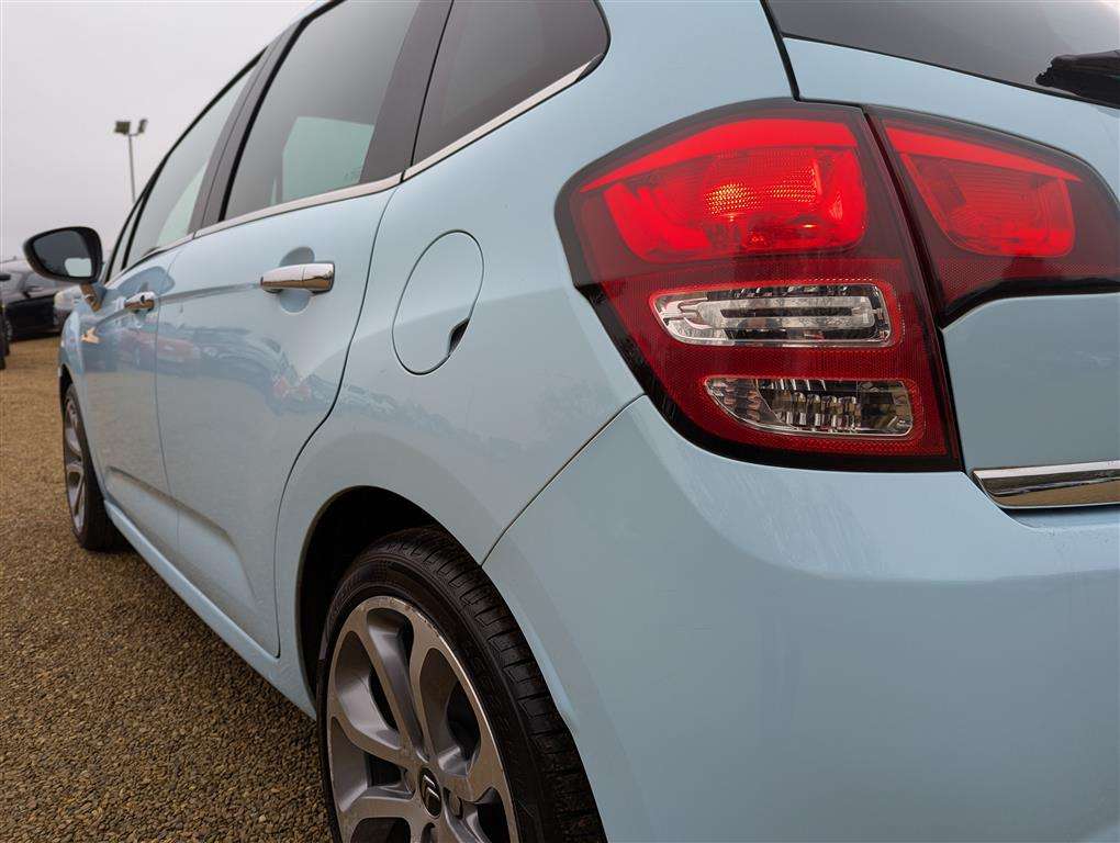 <p>2010 CITROEN C3 EXCLUSIVE HDI</p>