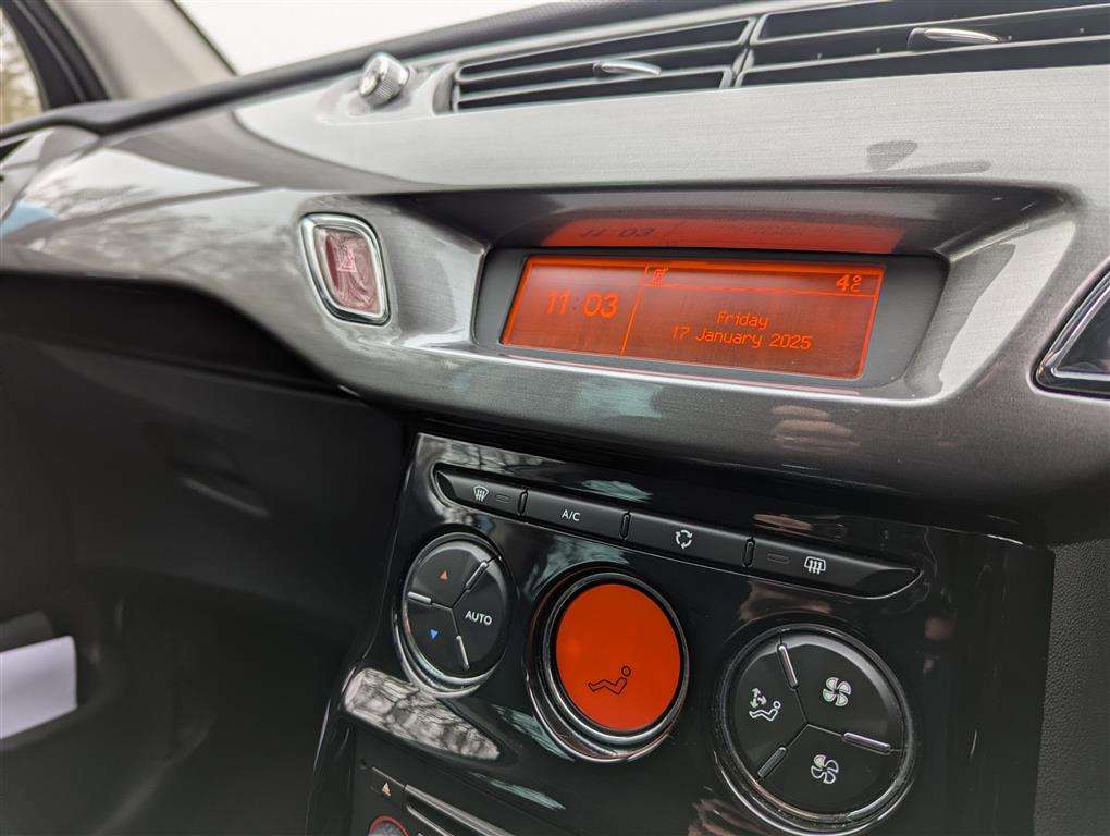 <p>2010 CITROEN C3 EXCLUSIVE HDI</p>