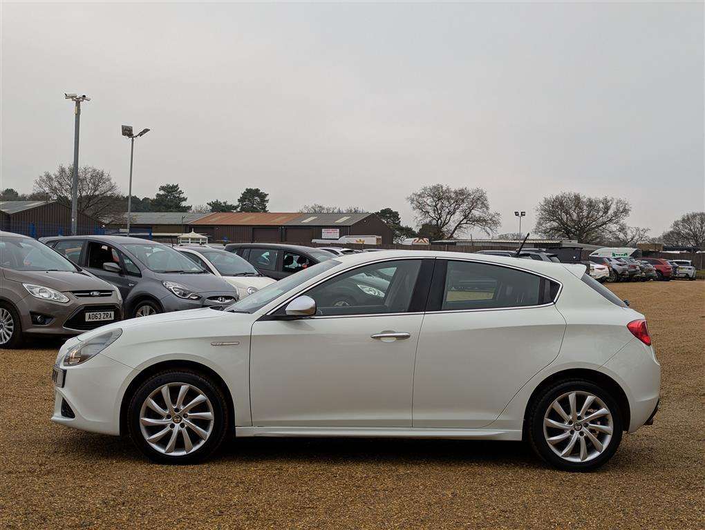 <p>2012 ALFA ROMEO GIULIETTA VELOCE JTDM-2</p>