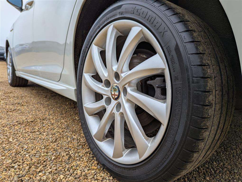 <p>2012 ALFA ROMEO GIULIETTA VELOCE JTDM-2</p>
