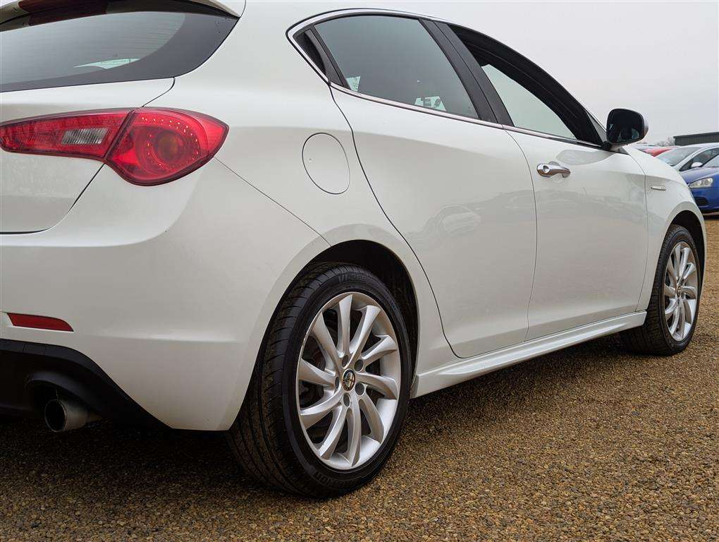 <p>2012 ALFA ROMEO GIULIETTA VELOCE JTDM-2</p>