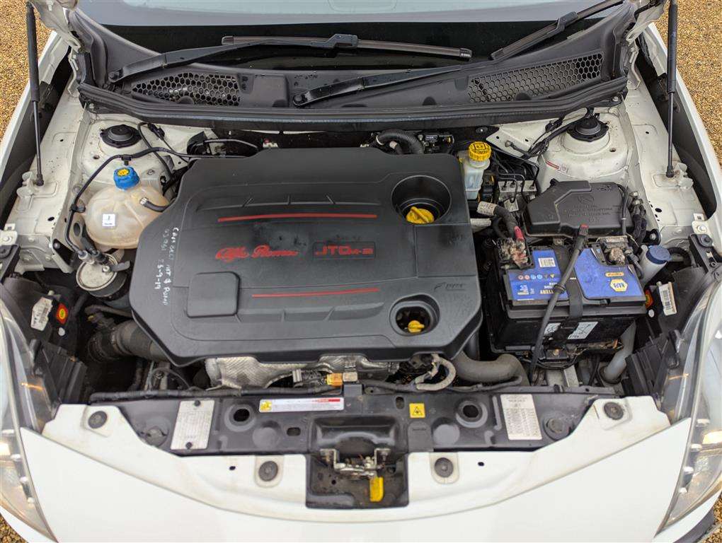 <p>2012 ALFA ROMEO GIULIETTA VELOCE JTDM-2</p>
