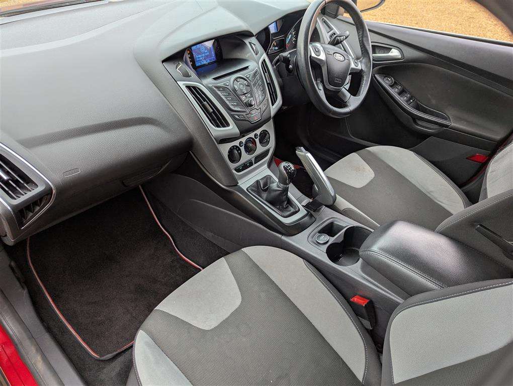 <p>2011 FORD FOCUS ZETEC 125</p>