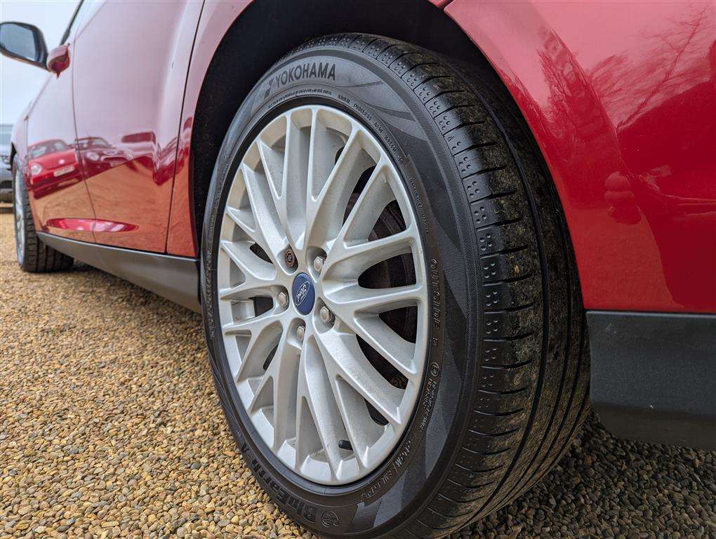 <p>2011 FORD FOCUS ZETEC 125</p>
