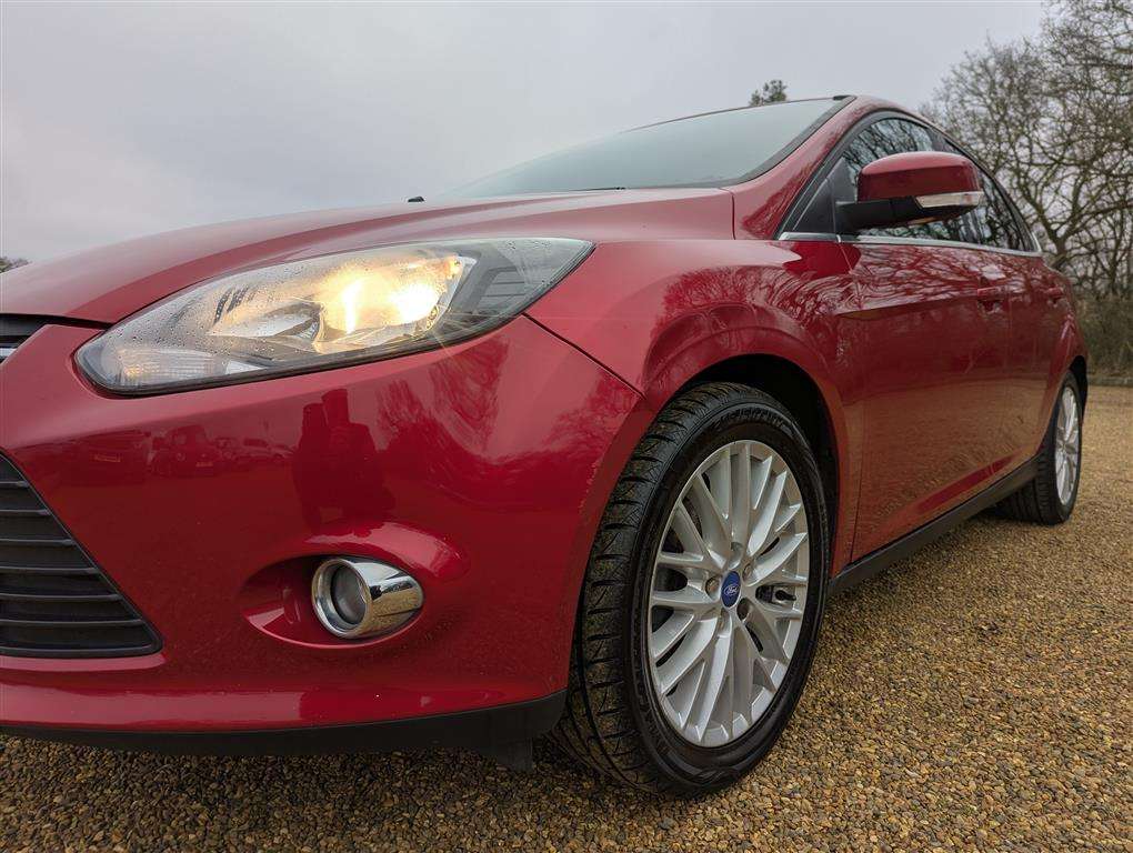 <p>2011 FORD FOCUS ZETEC 125</p>