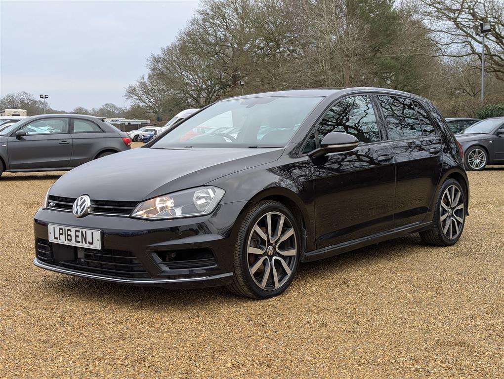 <p>2016 VOLKSWAGEN GOLF R-LINE TSI ACT BMT S</p>