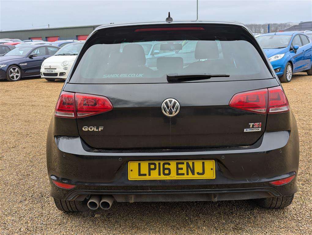 <p>2016 VOLKSWAGEN GOLF R-LINE TSI ACT BMT S</p>