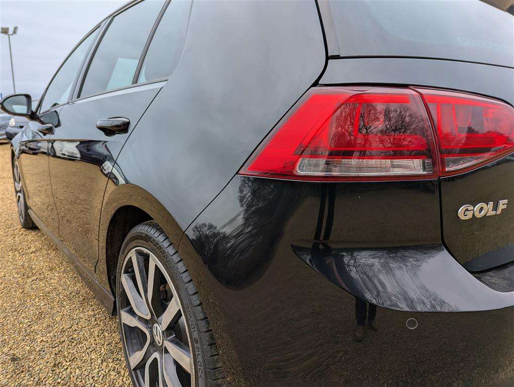 <p>2016 VOLKSWAGEN GOLF R-LINE TSI ACT BMT S</p>