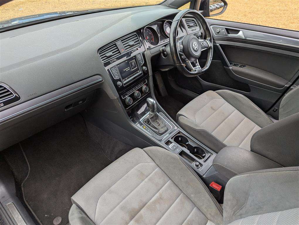 <p>2016 VOLKSWAGEN GOLF R-LINE TSI ACT BMT S</p>