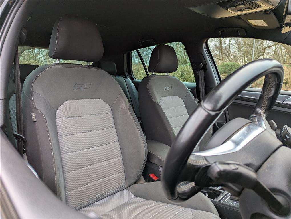 <p>2016 VOLKSWAGEN GOLF R-LINE TSI ACT BMT S</p>
