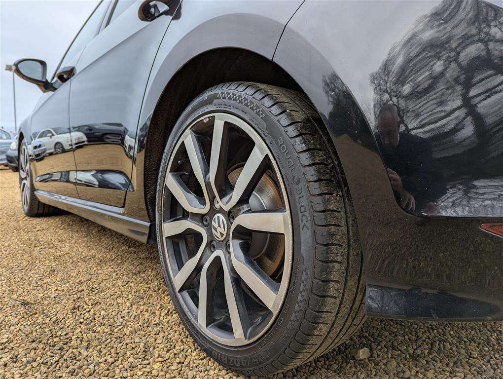 <p>2016 VOLKSWAGEN GOLF R-LINE TSI ACT BMT S</p>