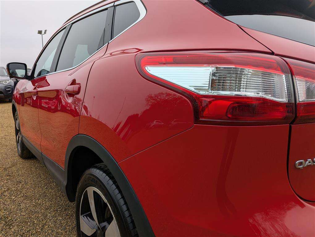 <p>2016 NISSAN QASHQAI N-TEC + DCI</p>