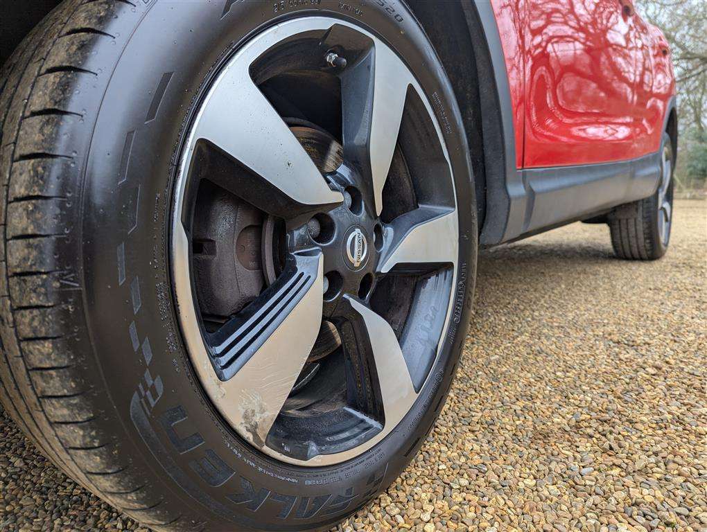 <p>2016 NISSAN QASHQAI N-TEC + DCI</p>
