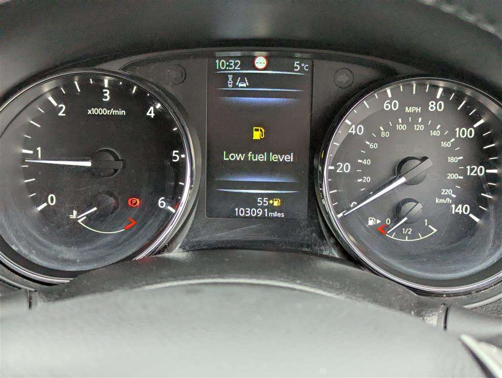 <p>2016 NISSAN QASHQAI N-TEC + DCI</p>