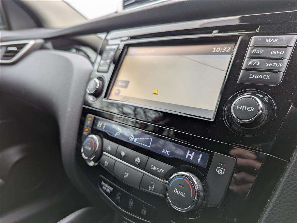 <p>2016 NISSAN QASHQAI N-TEC + DCI</p>