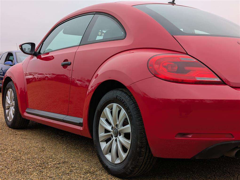 <p>2014 VOLKSWAGEN BEETLE TSI</p>
