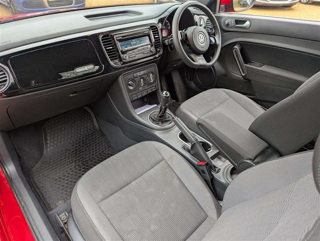 <p>2014 VOLKSWAGEN BEETLE TSI</p>
