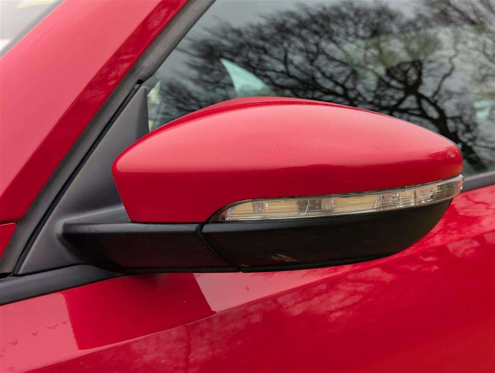 <p>2014 VOLKSWAGEN BEETLE TSI</p>