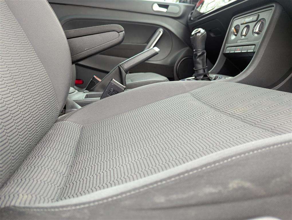 <p>2014 VOLKSWAGEN BEETLE TSI</p>