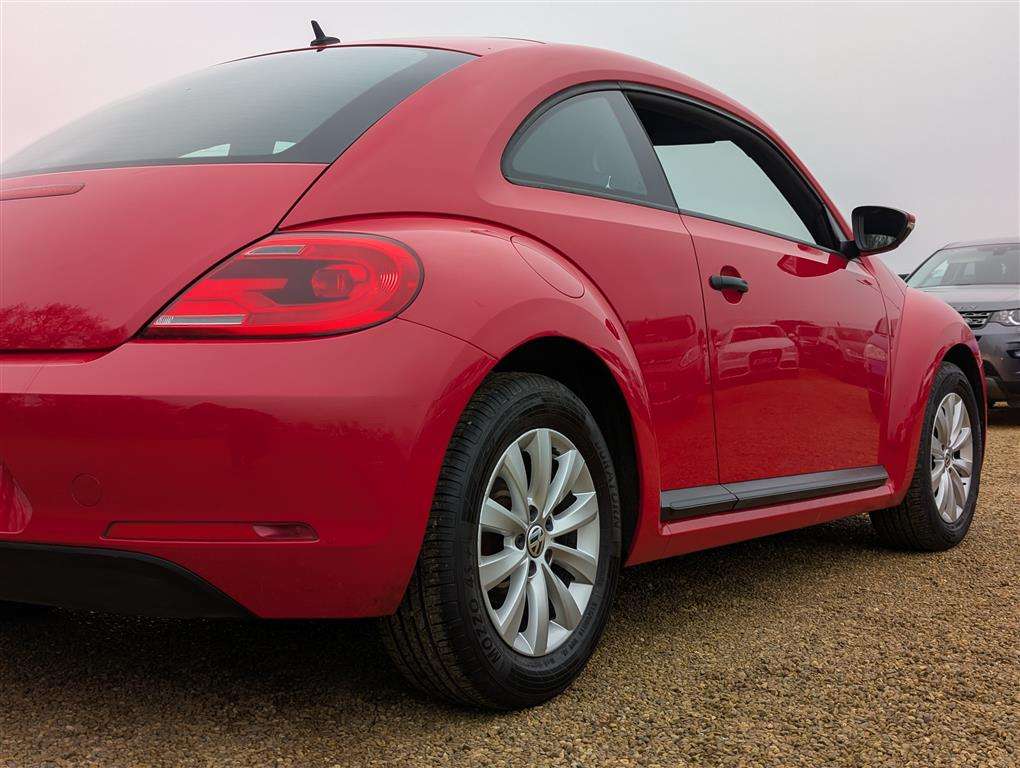 <p>2014 VOLKSWAGEN BEETLE TSI</p>