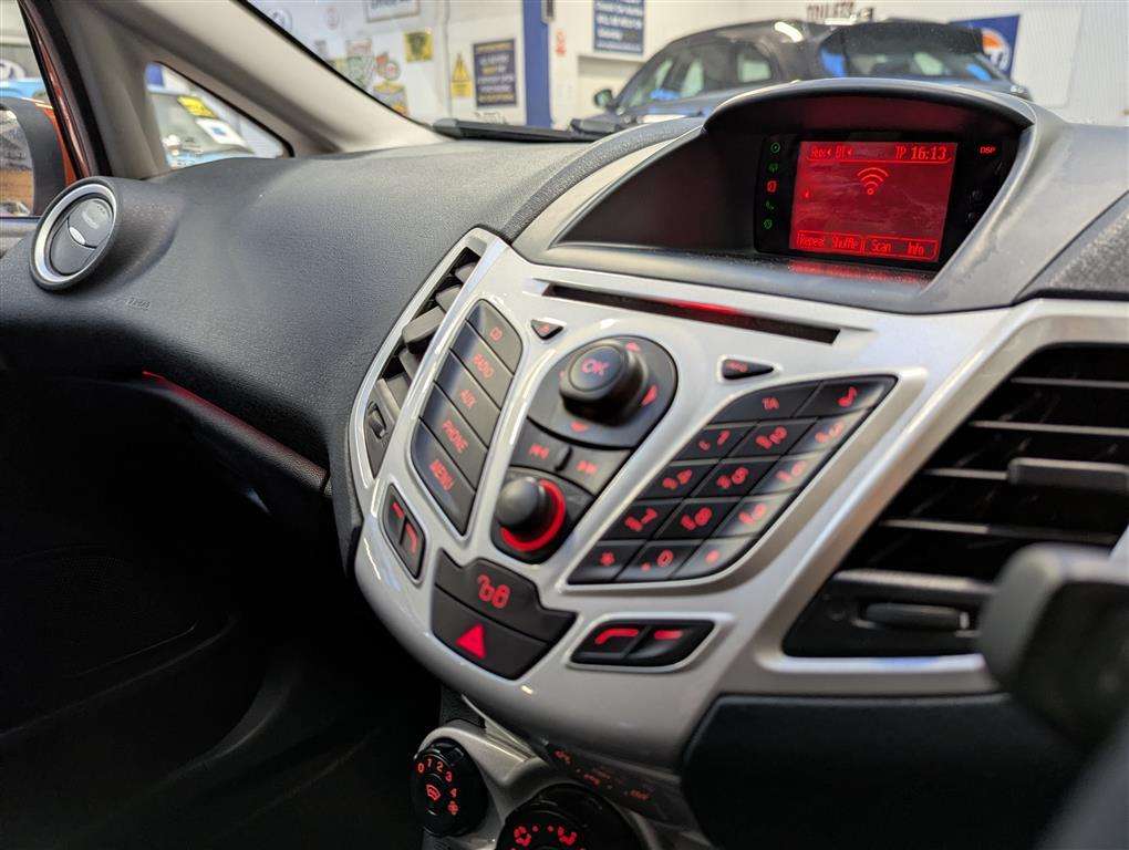 <p>2011 FORD FIESTA ZETEC TDCI 70</p>