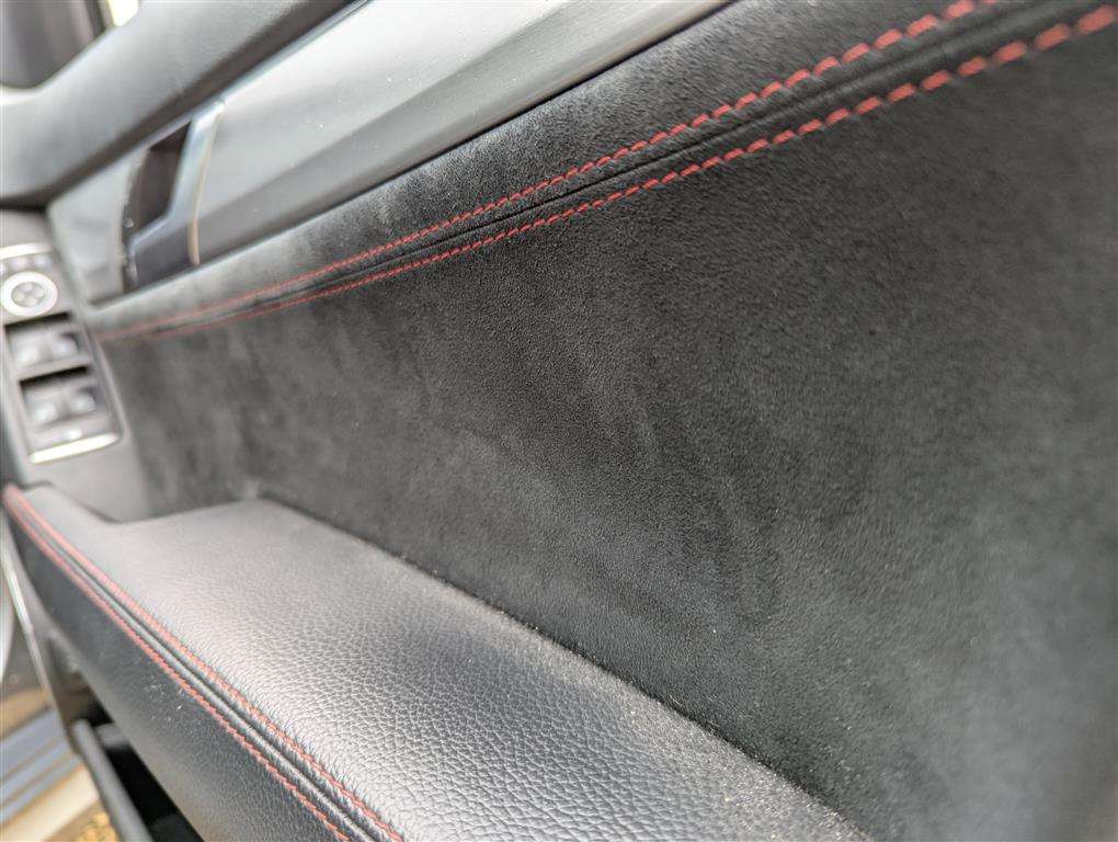 <p>2013 MERCEDES-BENZ C350 AMG SPORT + CDI BLUE</p>