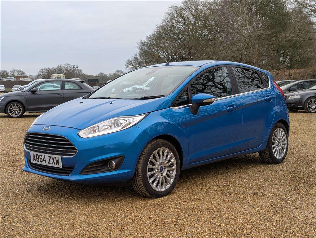 <p>2015 FORD FIESTA TITANIUM</p>
